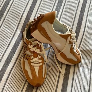 BRAND NEW NEW BALANCE 327